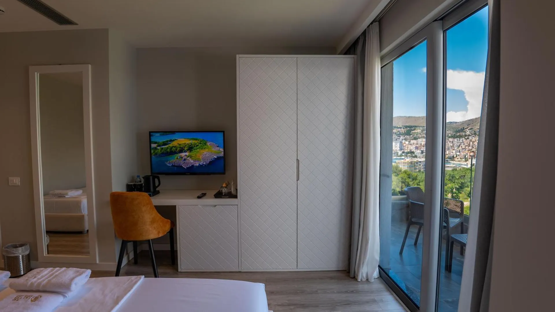 Hotel Teuta Saranda