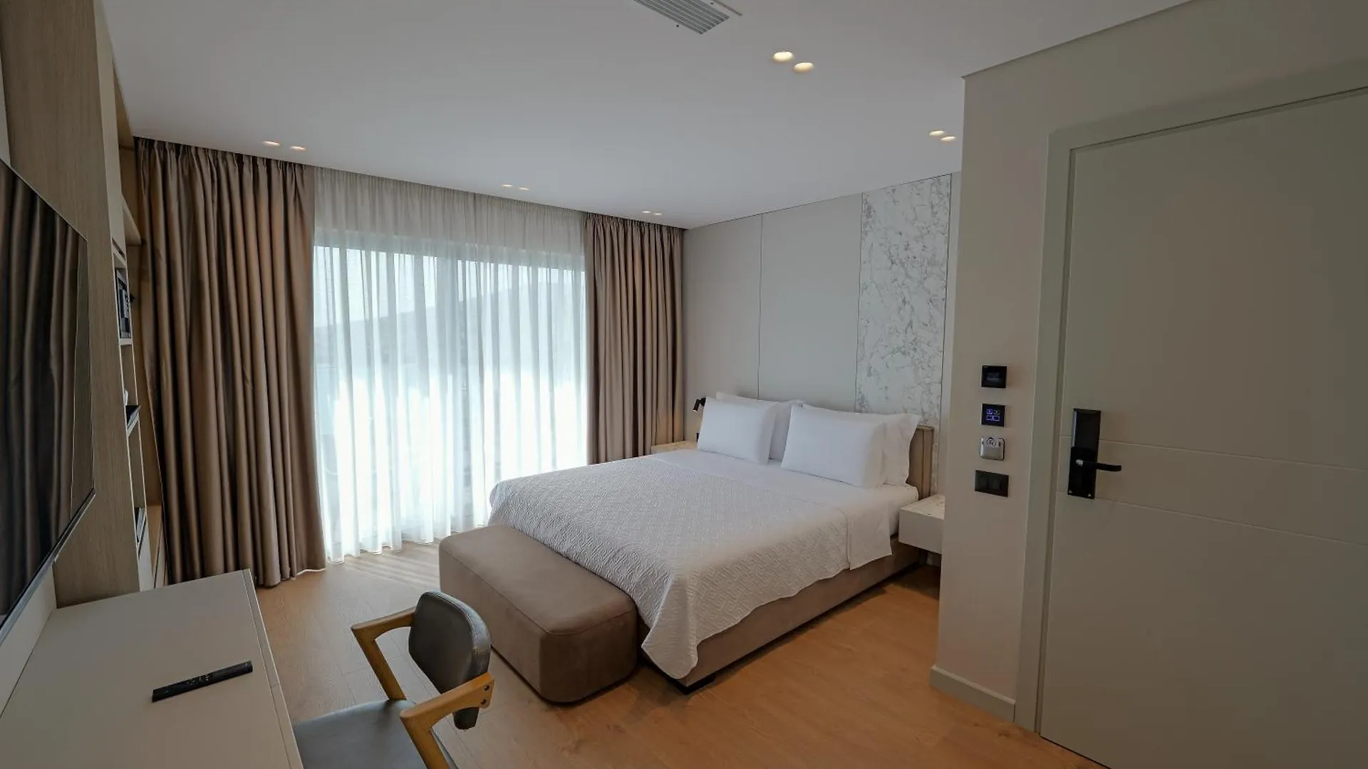Hotel Teuta Sarandë 4*,  Albania
