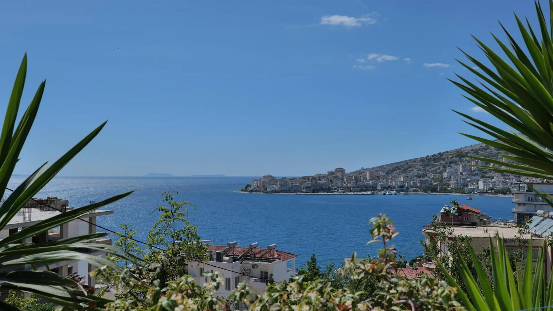 Hotel Teuta Sarandë 4*,