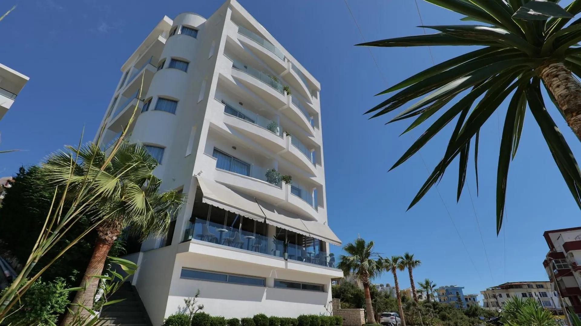 Hotel Teuta Sarandë 4*,