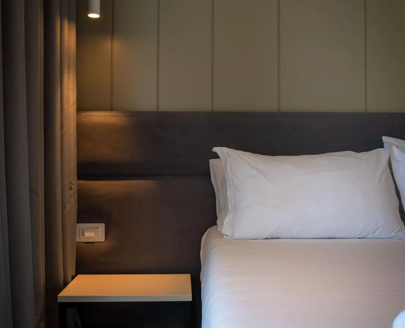 Hotel Teuta Sarandë 4*,