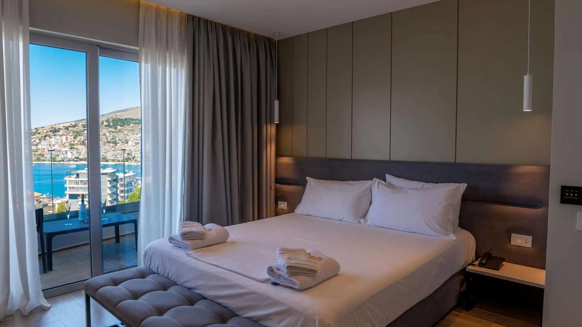 Hotel Teuta Sarandë 4*,